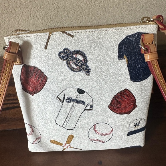 Dooney & Bourke $248 MSRP Milwaukee Brewers Crossbody Bag - Picture 5 of 13
